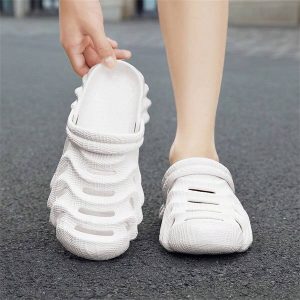 New Spring Summer Men’s Non-Slip Soft Sole Breathable Beach Sandals With Thick Hollow Out Soles